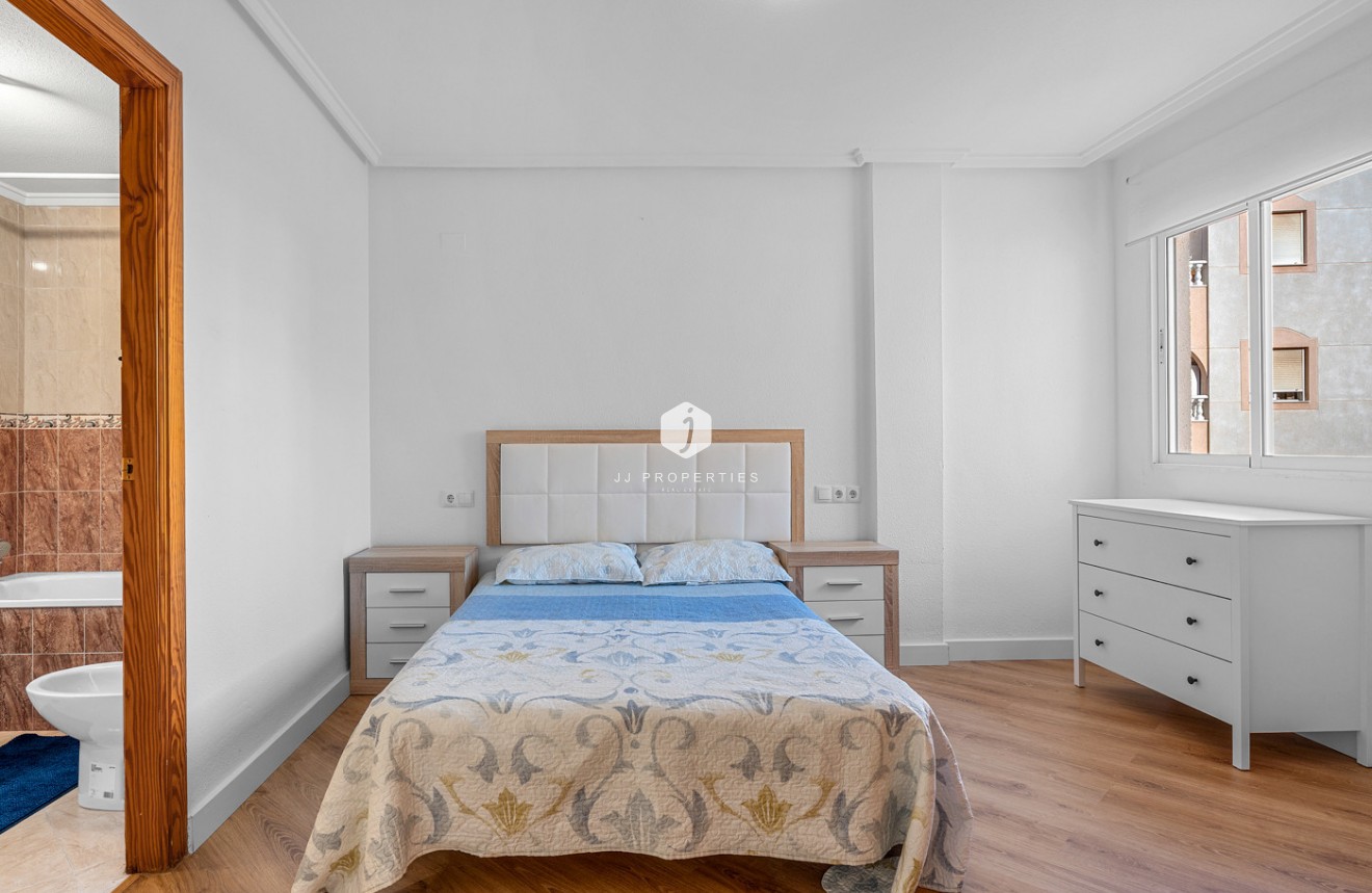 Resale - Apartment / flat -
Torrevieja - Costa Blanca