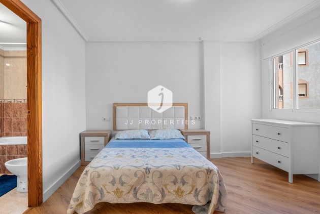 Resale - Apartment / flat -
Torrevieja - Costa Blanca