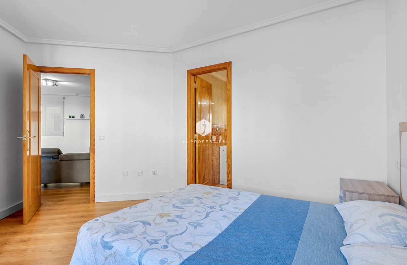 Resale - Apartment / flat -
Torrevieja - Costa Blanca
