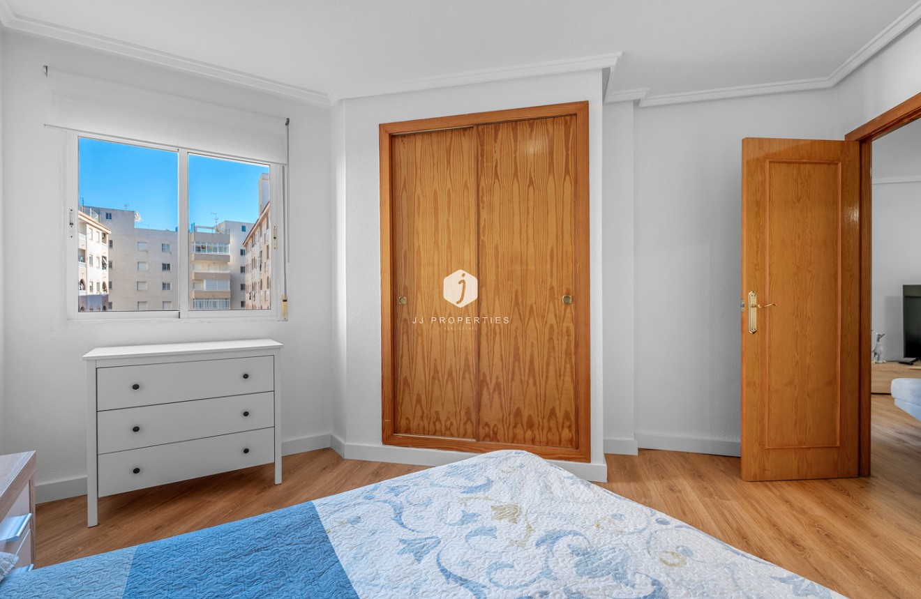 Resale - Apartment / flat -
Torrevieja - Costa Blanca
