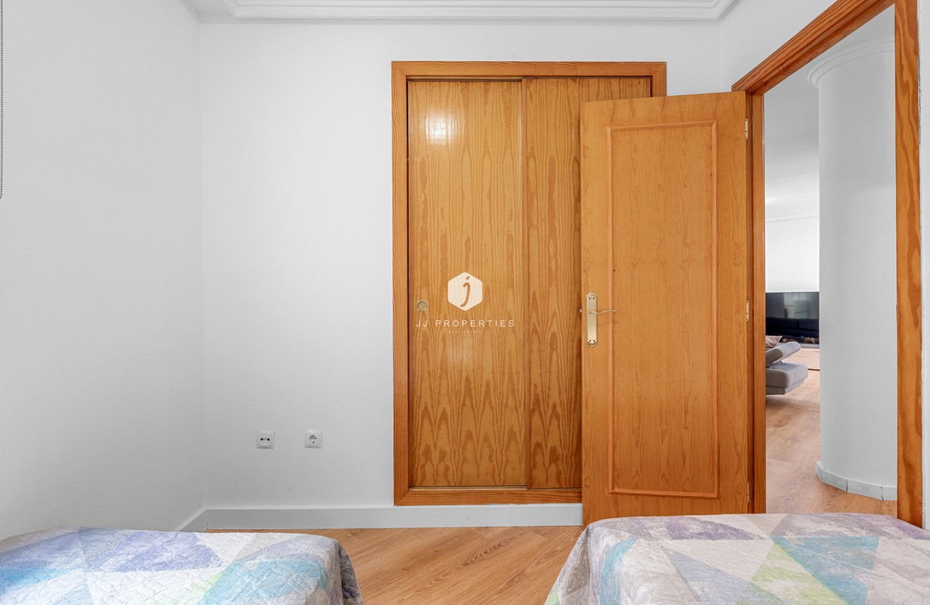 Resale - Apartment / flat -
Torrevieja - Costa Blanca