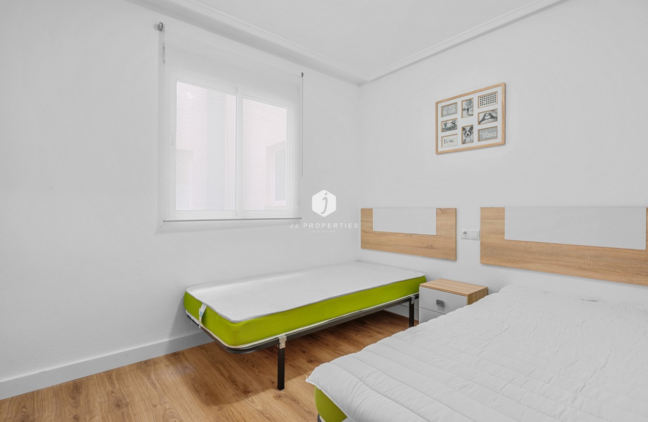 Resale - Apartment / flat -
Torrevieja - Costa Blanca