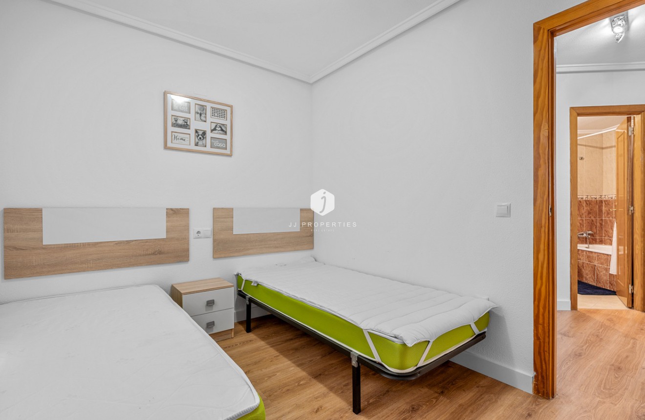 Resale - Apartment / flat -
Torrevieja - Costa Blanca