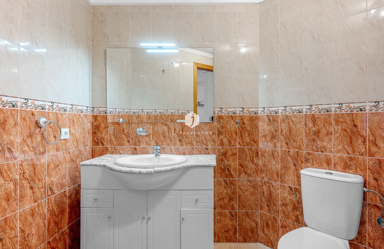 Resale - Apartment / flat -
Torrevieja - Costa Blanca