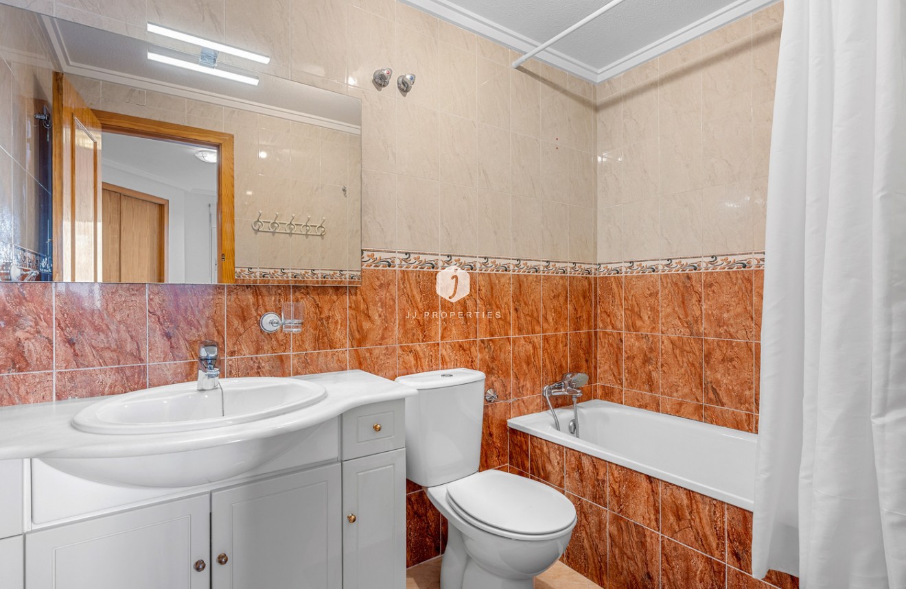 Resale - Apartment / flat -
Torrevieja - Costa Blanca