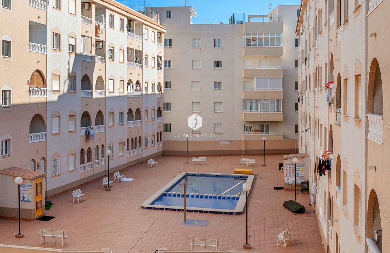 Resale - Apartment / flat -
Torrevieja - Costa Blanca
