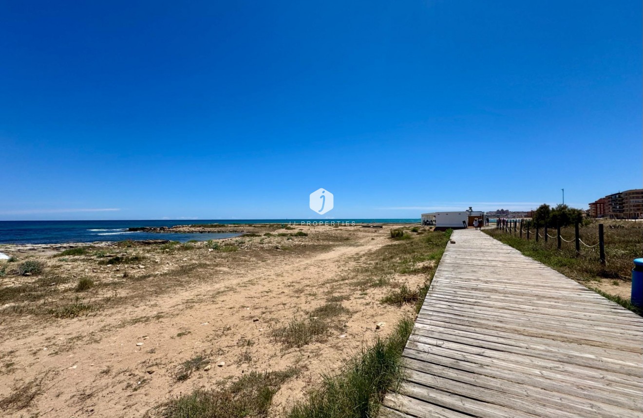 Resale - Apartment / flat -
Torrevieja - Gaspar Perrelló