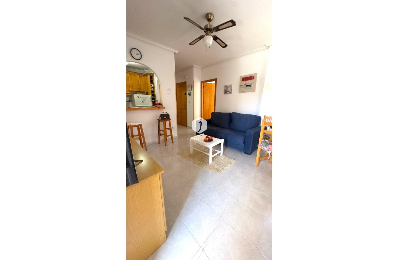 Z drugiej ręki - Mieszkanie w bloku -
Torrevieja - Acequion