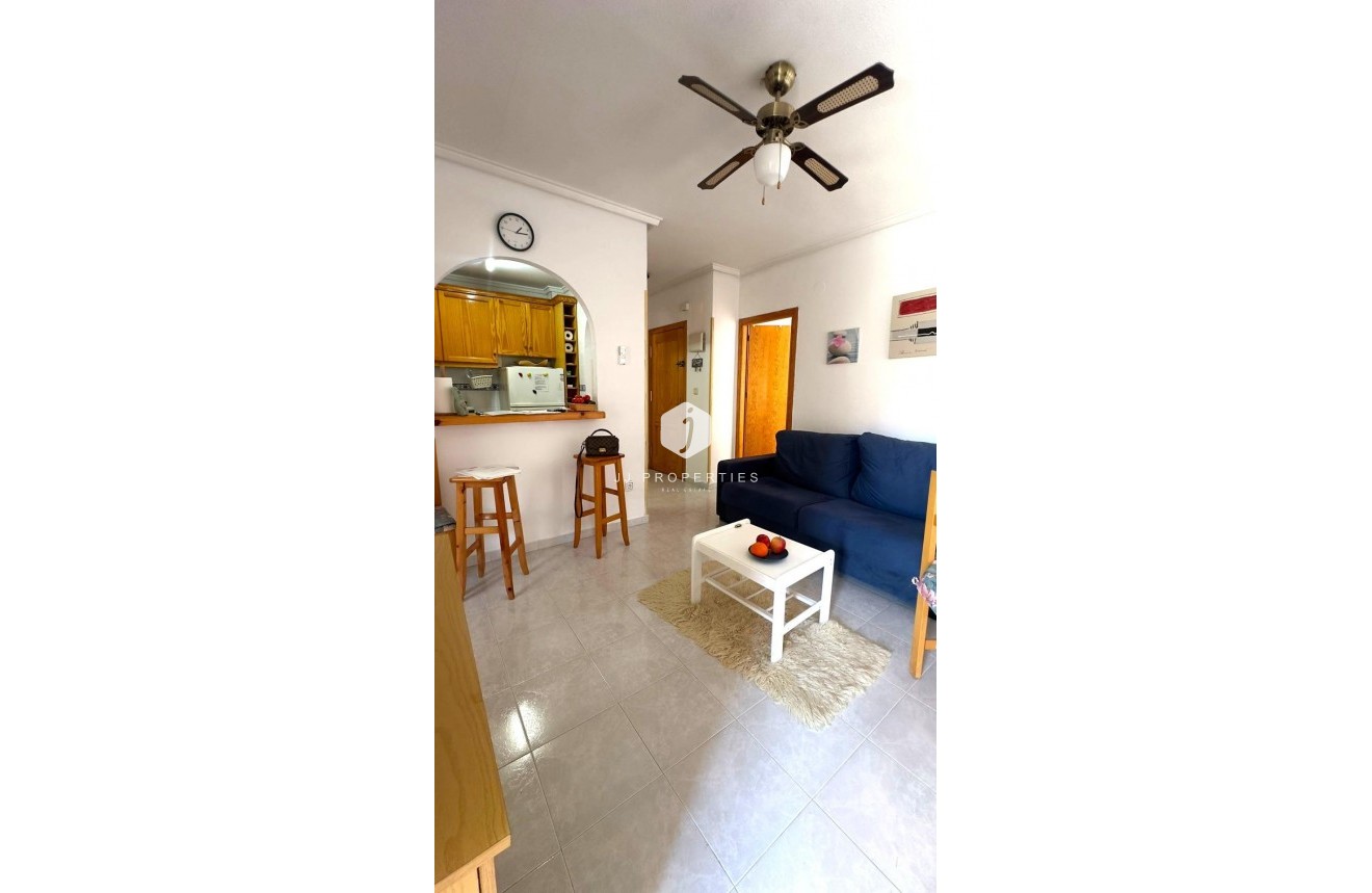 Z drugiej ręki - Mieszkanie w bloku -
Torrevieja - Acequion