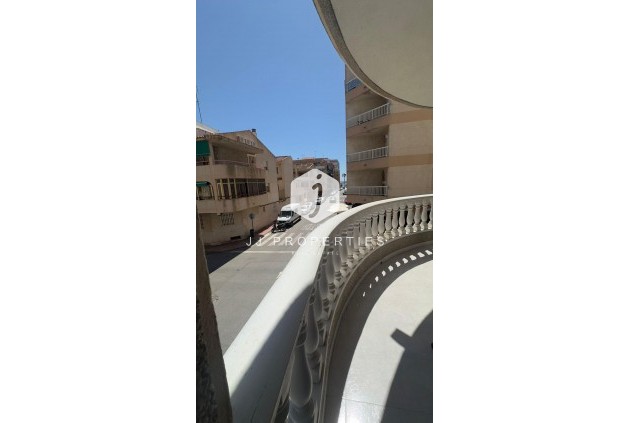 Z drugiej ręki - Mieszkanie w bloku -
Torrevieja - Acequion