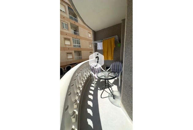 Z drugiej ręki - Mieszkanie w bloku -
Torrevieja - Acequion