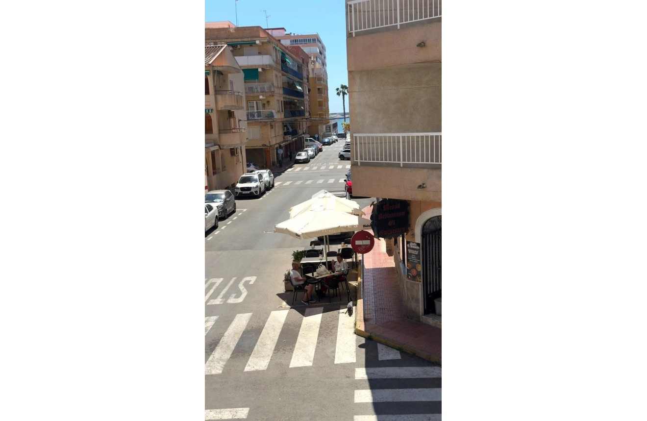 Z drugiej ręki - Mieszkanie w bloku -
Torrevieja - Acequion