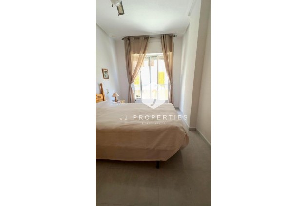 Z drugiej ręki - Mieszkanie w bloku -
Torrevieja - Acequion