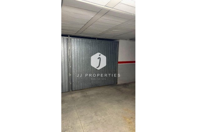 Z drugiej ręki - Mieszkanie w bloku -
Torrevieja - Acequion