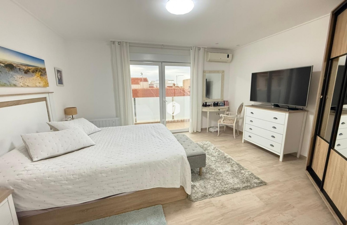 Z drugiej ręki - Szalet -
Torrevieja - El chaparral
