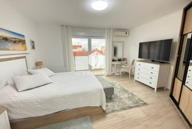 Z drugiej ręki - Szalet -
Torrevieja - El chaparral