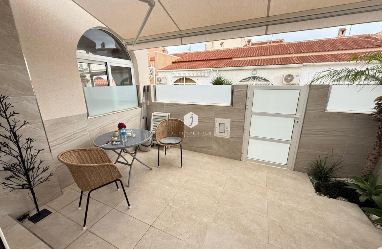 Z drugiej ręki - Szalet -
Torrevieja - El chaparral