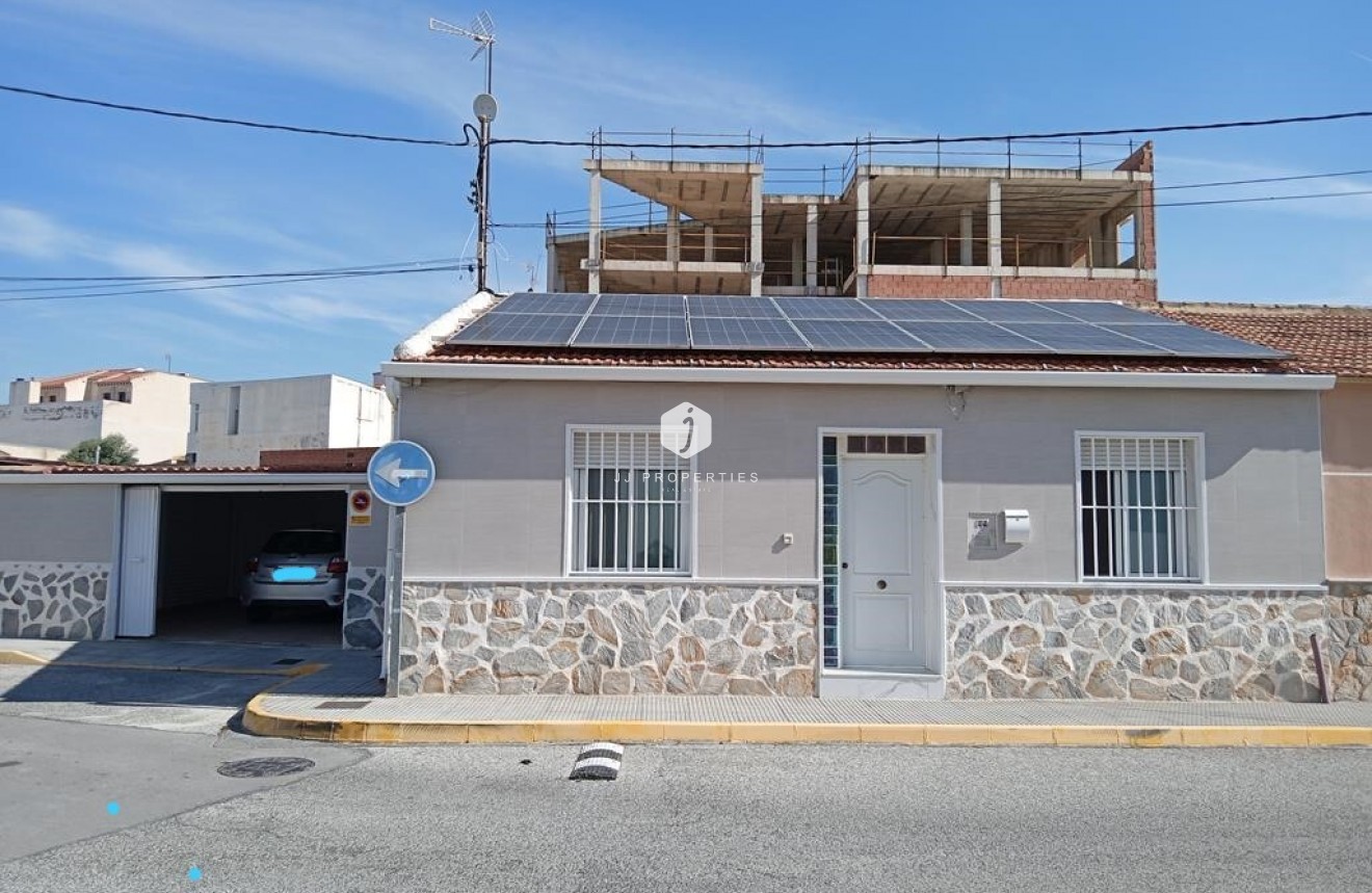 D'occasion - Chalet -
Los Montesinos - PUEBLO CENTRO