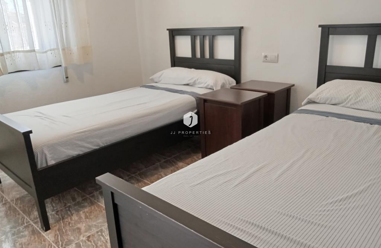 D'occasion - Chalet -
Los Montesinos - PUEBLO CENTRO
