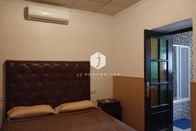 D'occasion - Chalet -
Los Montesinos - PUEBLO CENTRO