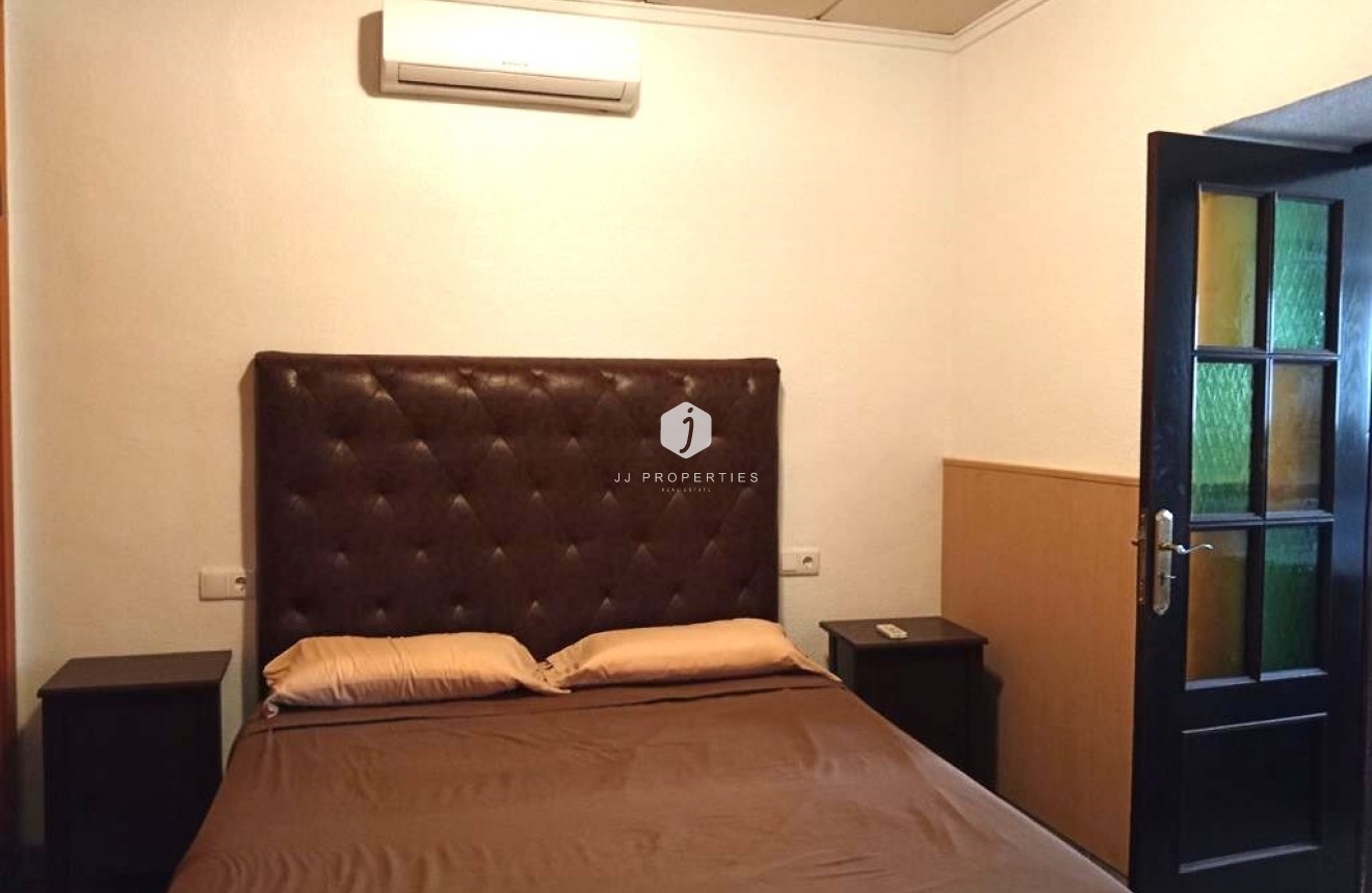 D'occasion - Chalet -
Los Montesinos - PUEBLO CENTRO