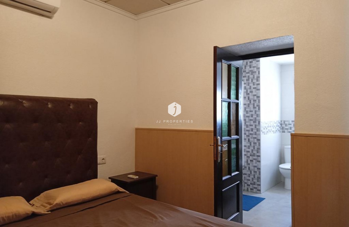 D'occasion - Chalet -
Los Montesinos - PUEBLO CENTRO