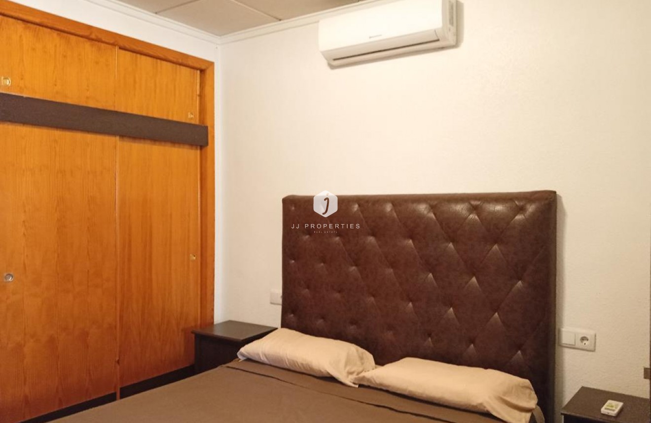 D'occasion - Chalet -
Los Montesinos - PUEBLO CENTRO