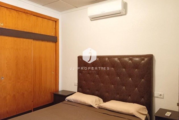 D'occasion - Chalet -
Los Montesinos - PUEBLO CENTRO