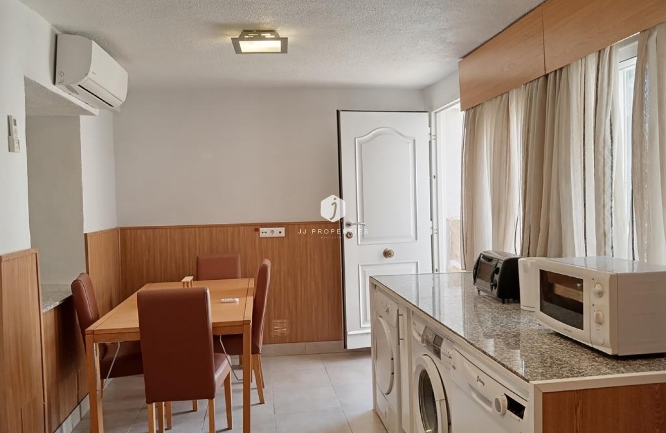 D'occasion - Chalet -
Los Montesinos - PUEBLO CENTRO