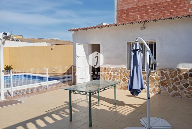 D'occasion - Chalet -
Los Montesinos - PUEBLO CENTRO