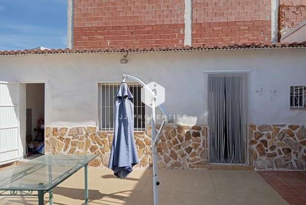 D'occasion - Chalet -
Los Montesinos - PUEBLO CENTRO