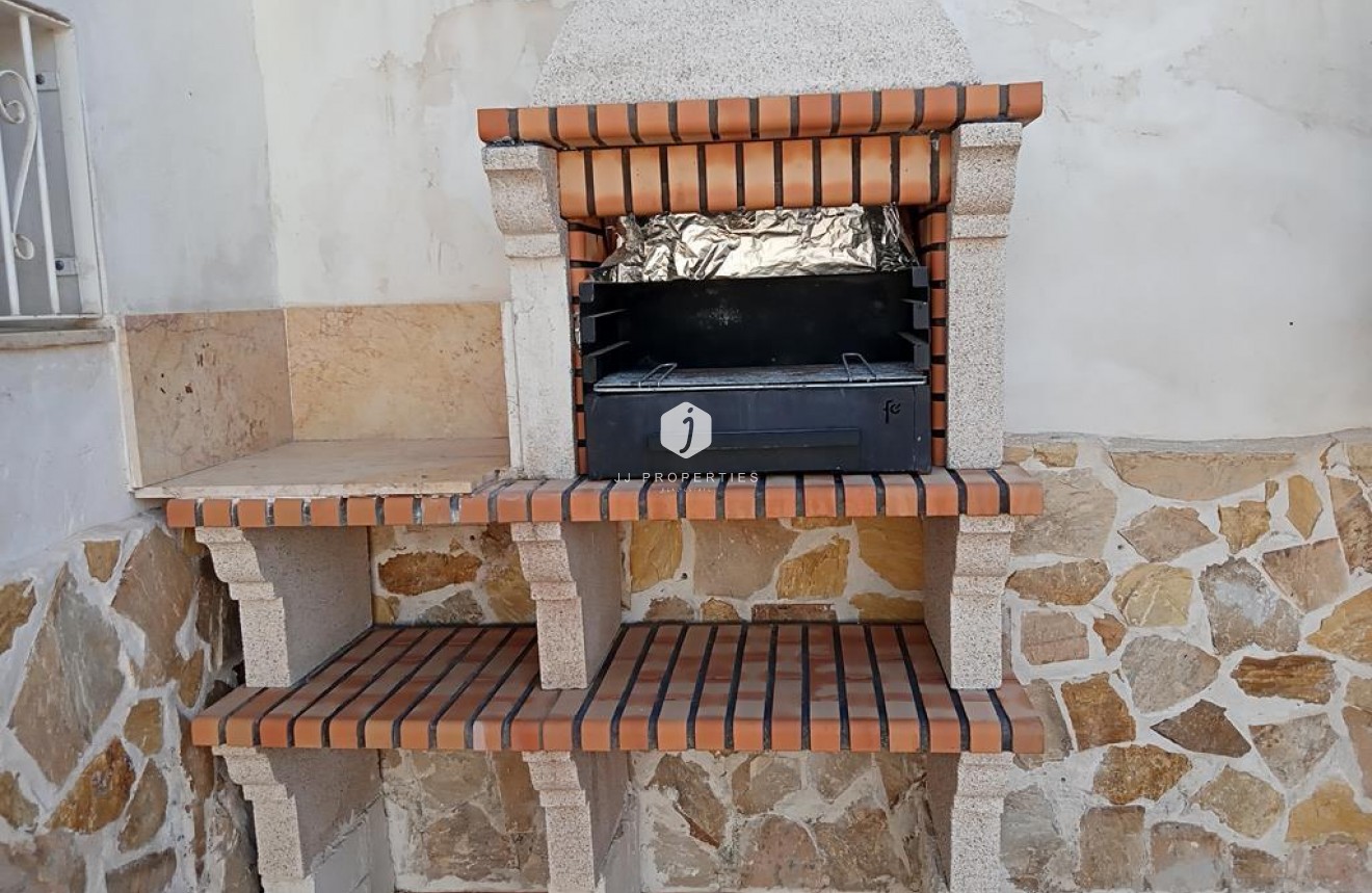 D'occasion - Chalet -
Los Montesinos - PUEBLO CENTRO
