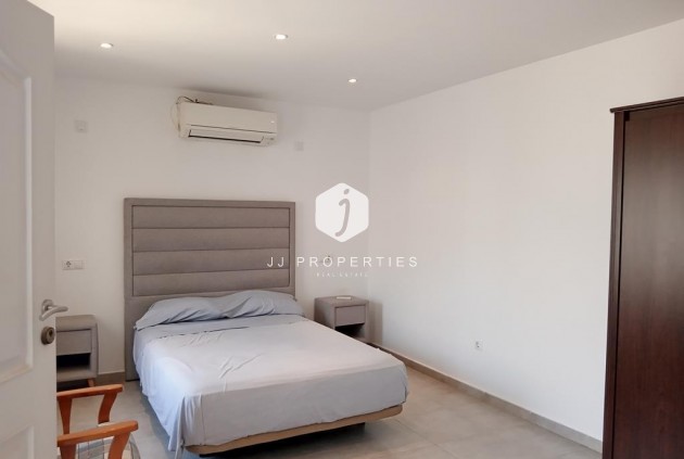 D'occasion - Chalet -
Los Montesinos - PUEBLO CENTRO