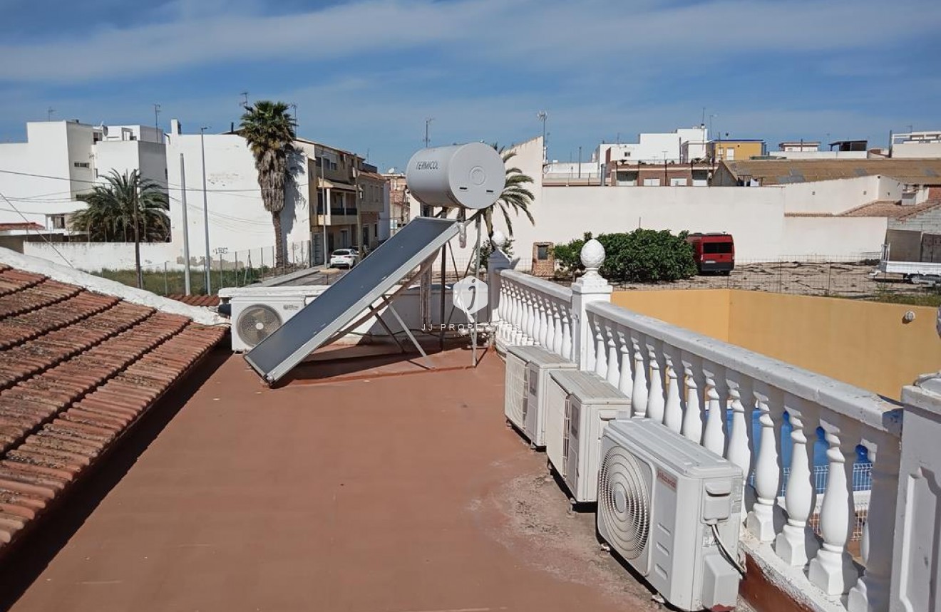 D'occasion - Chalet -
Los Montesinos - PUEBLO CENTRO
