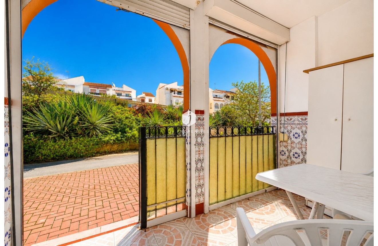 Resale - Bungalow -
Torrevieja - Costa Blanca
