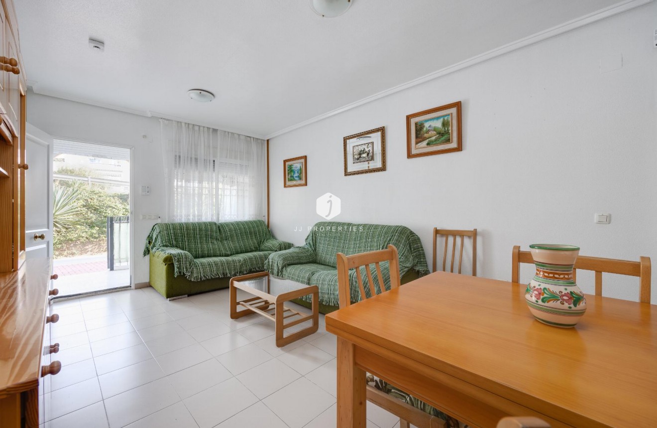 Resale - Bungalow -
Torrevieja - Costa Blanca