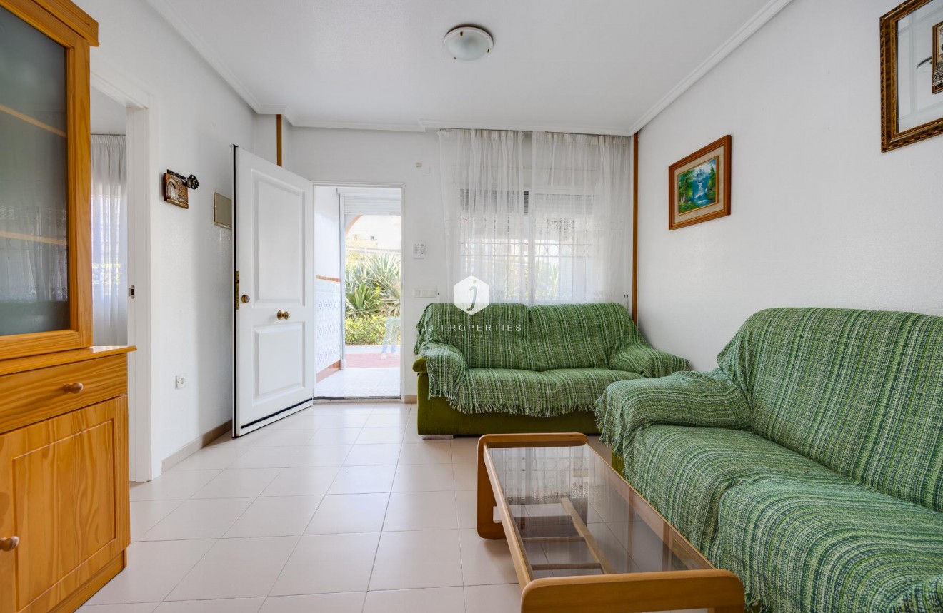 Resale - Bungalow -
Torrevieja - Costa Blanca