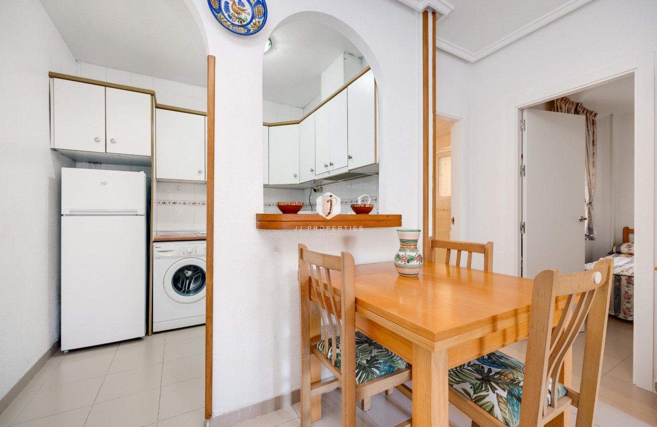 Resale - Bungalow -
Torrevieja - Costa Blanca