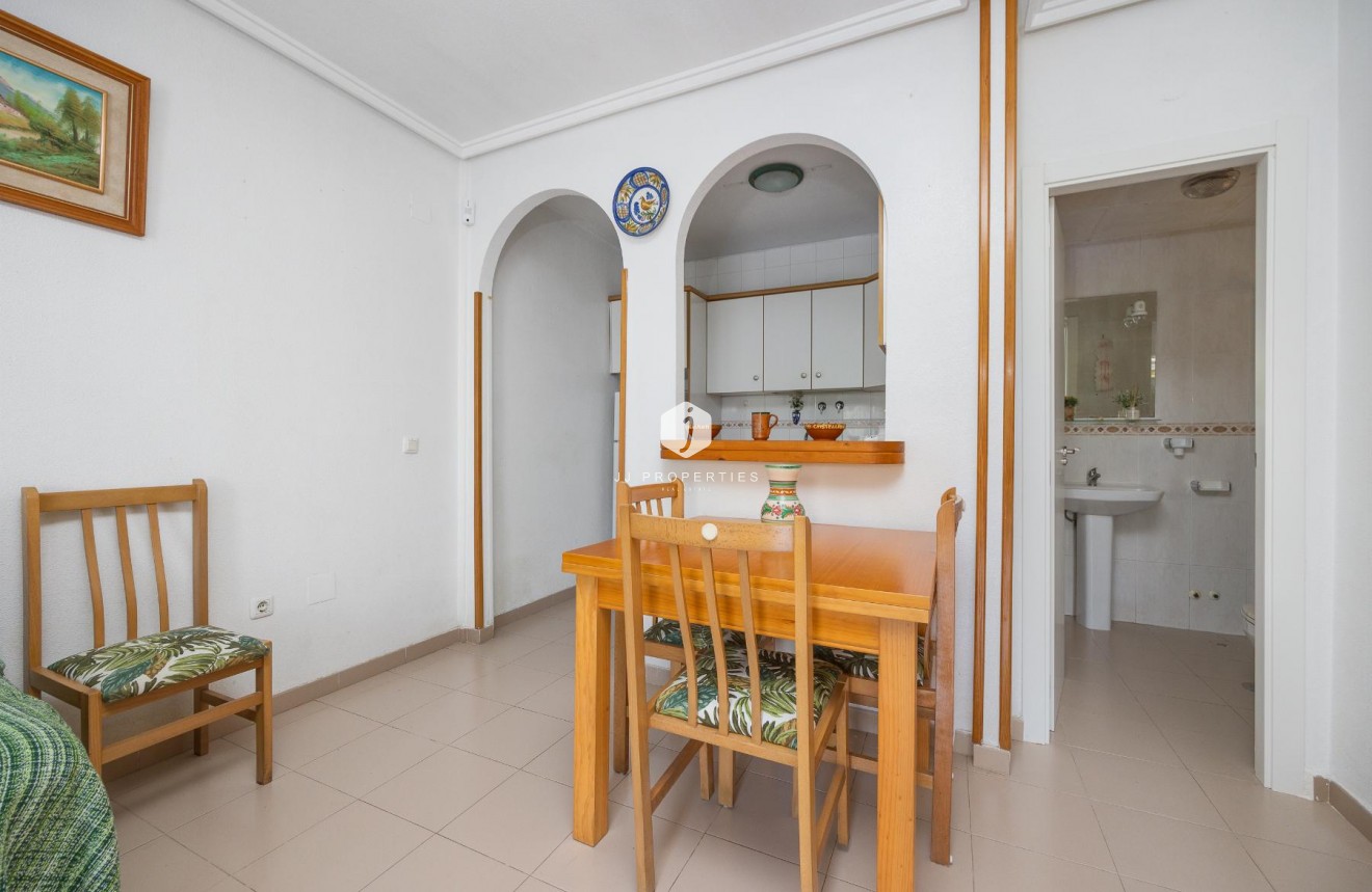 Resale - Bungalow -
Torrevieja - Costa Blanca