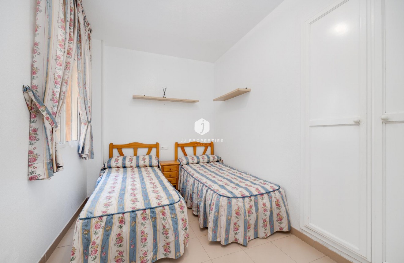Resale - Bungalow -
Torrevieja - Costa Blanca
