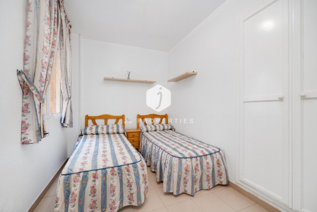 Resale - Bungalow -
Torrevieja - Costa Blanca