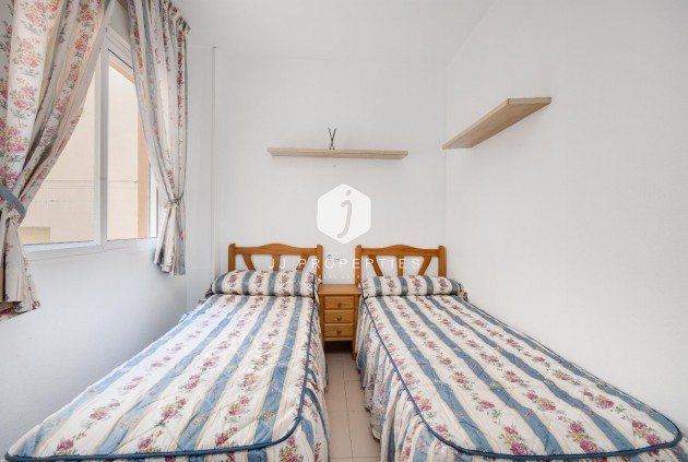 Resale - Bungalow -
Torrevieja - Costa Blanca