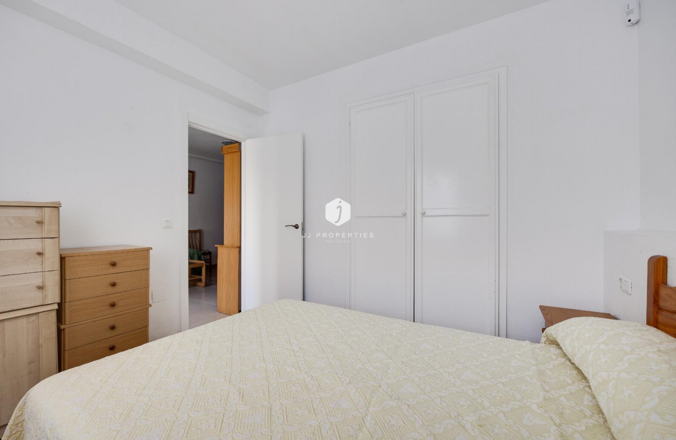 Resale - Bungalow -
Torrevieja - Costa Blanca