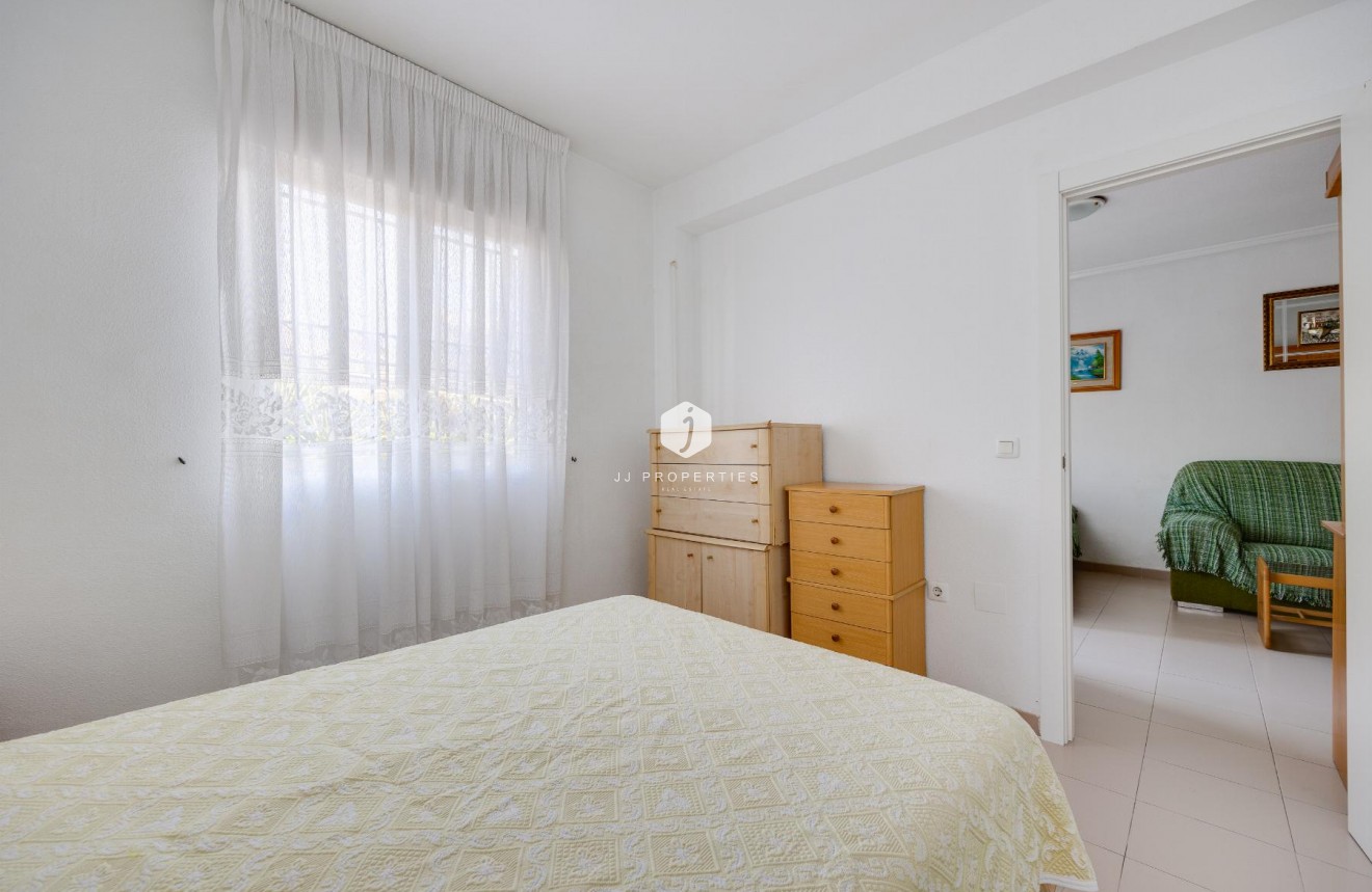 Resale - Bungalow -
Torrevieja - Costa Blanca
