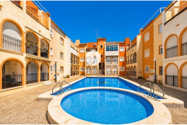 Resale - Bungalow -
Torrevieja - Costa Blanca
