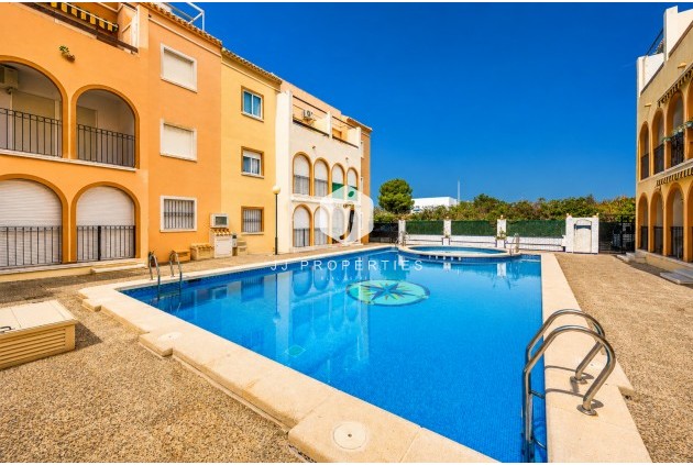 Resale - Bungalow -
Torrevieja - Costa Blanca