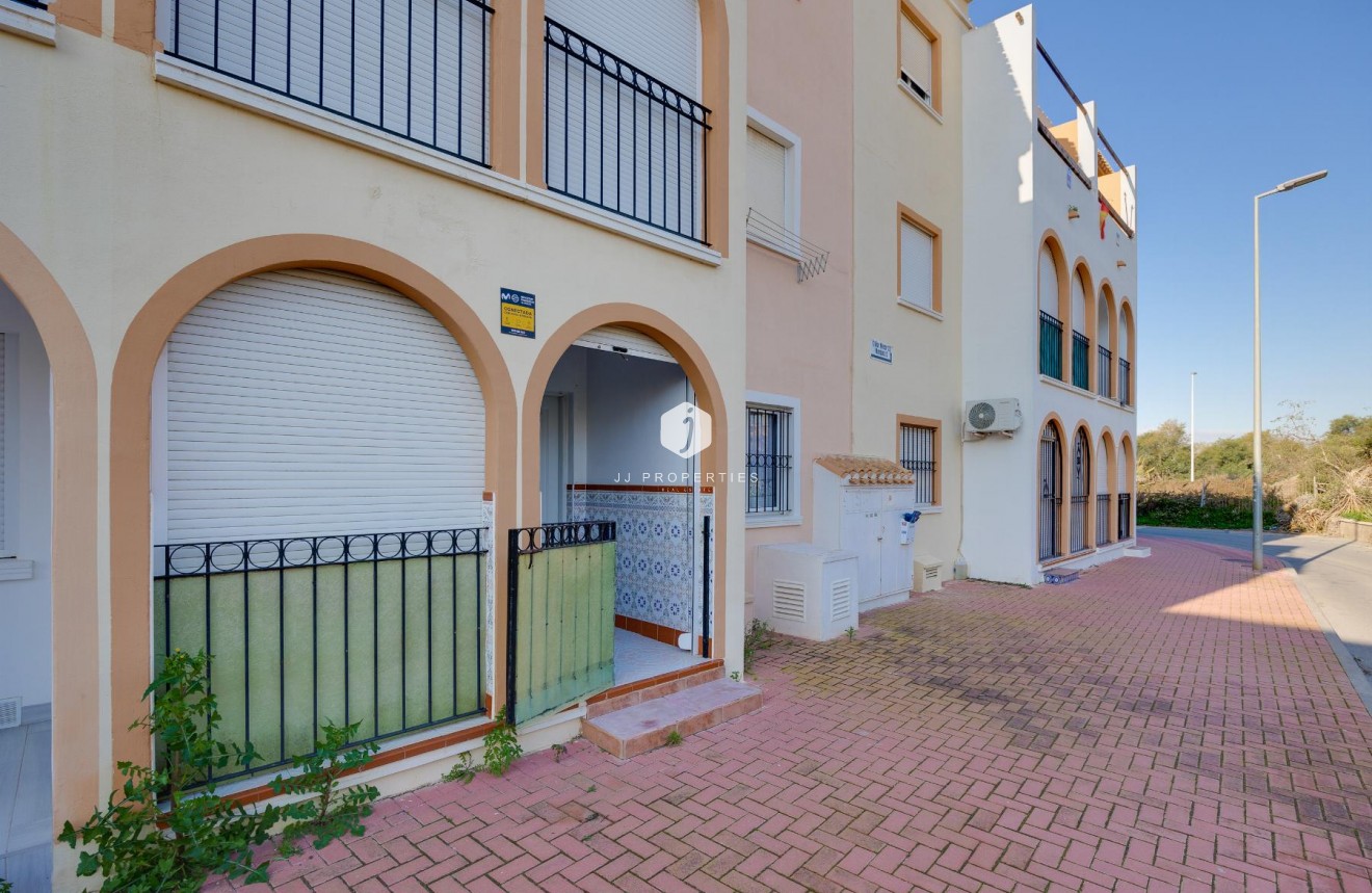 Resale - Bungalow -
Torrevieja - Costa Blanca