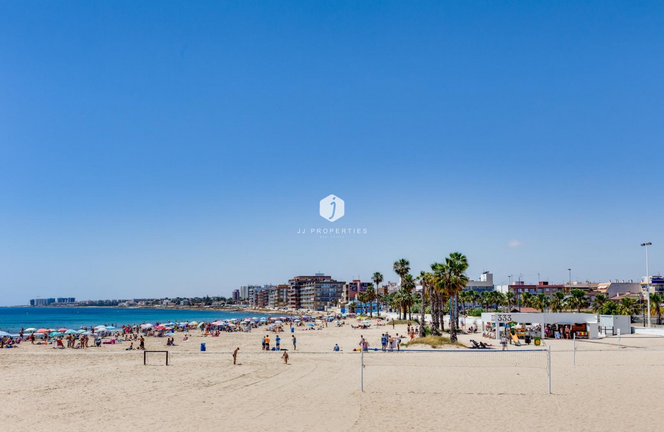 Resale - Bungalow -
Torrevieja - Costa Blanca