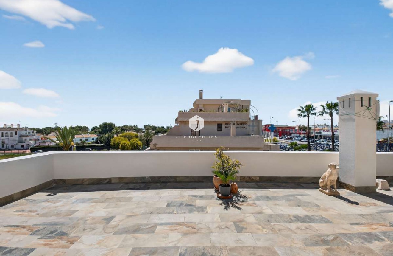 Aus zweiter Hand - Wohnung -
Punta Prima - Costa Blanca