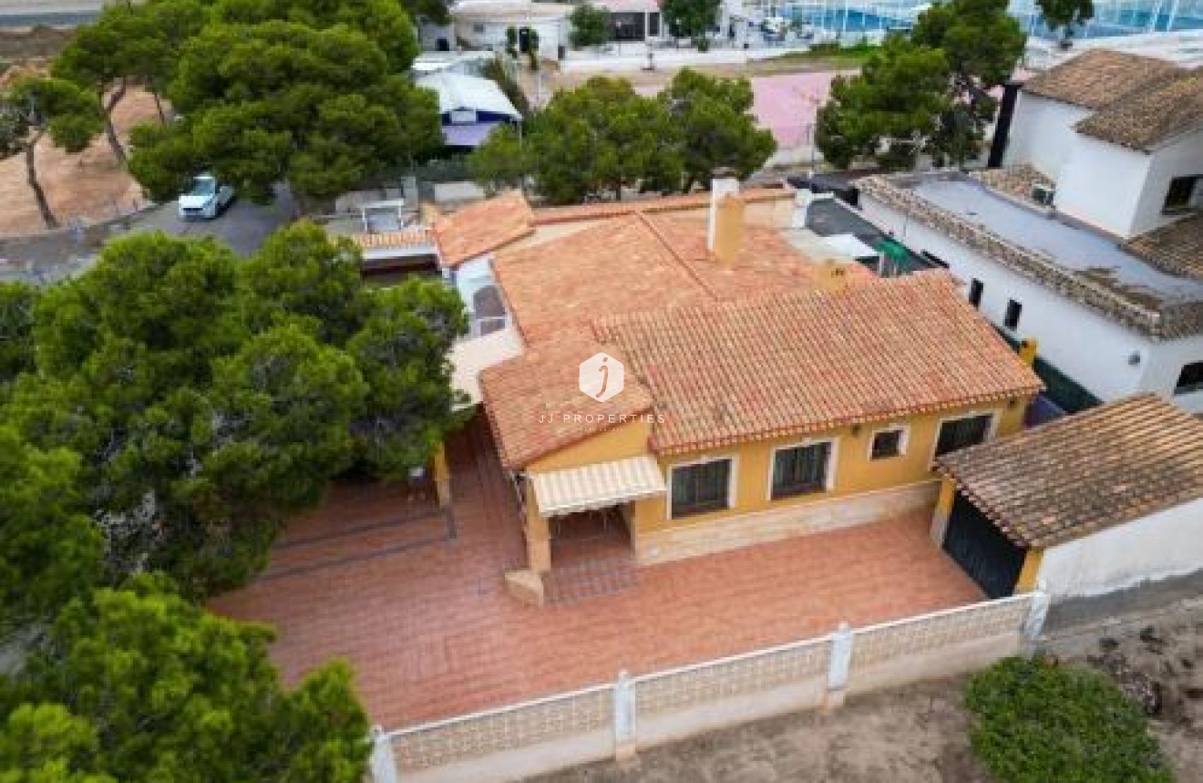 D'occasion - Chalet -
Orihuela Costa - Punta Prima